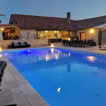 D'hotes Domaine De Beunes Oda ve Kahvaltı