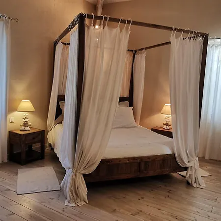 D'hotes Domaine De Beunes Bed & Breakfast