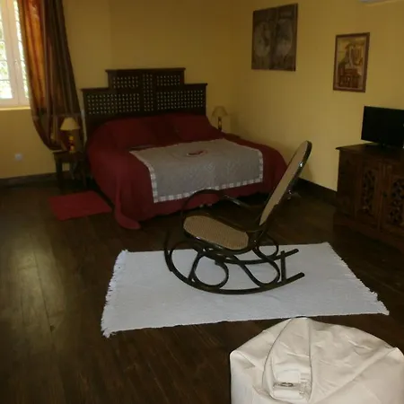 D'hotes Domaine De Beunes Oda ve Kahvaltı